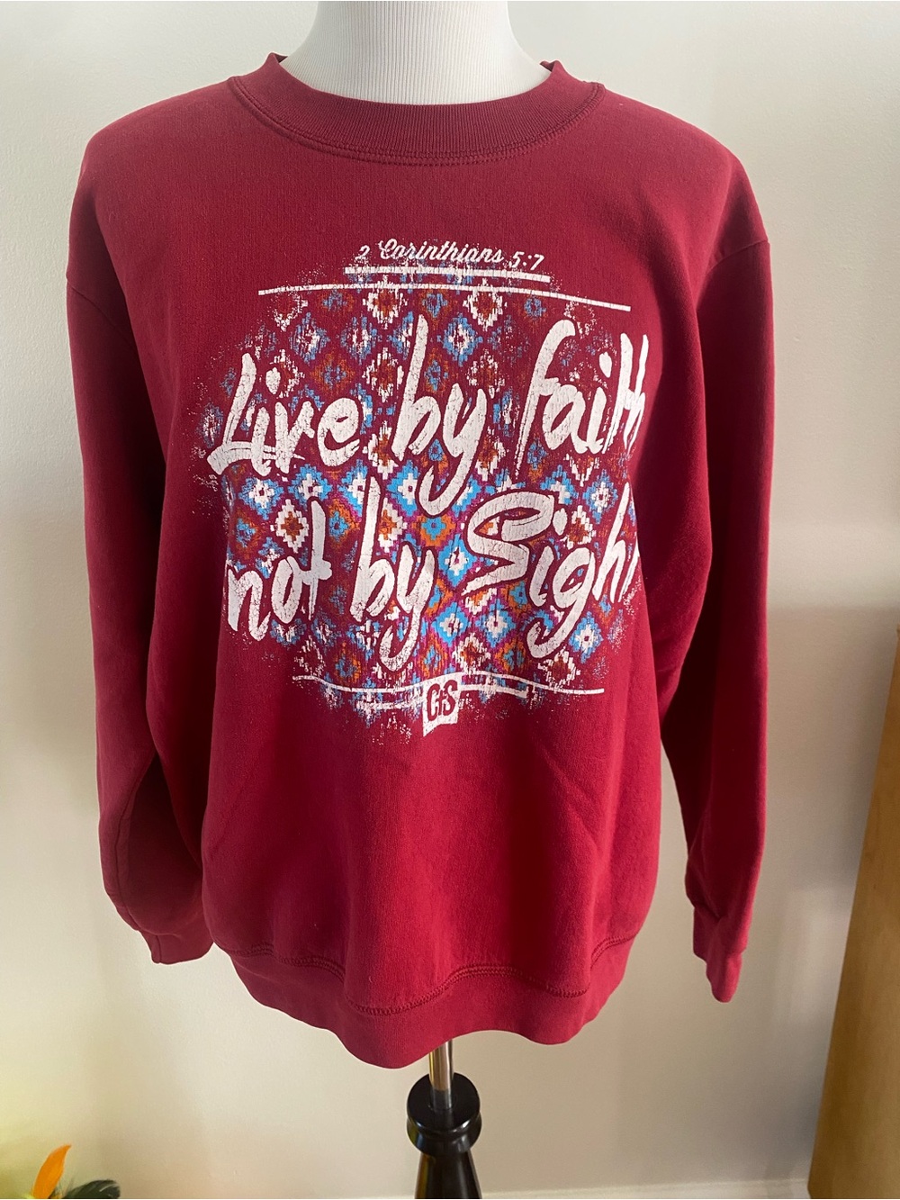 Gildan Burgundy Crewneck Sweatshirt with Colorful Graphic